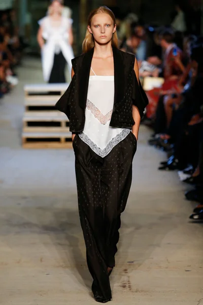 Look 63